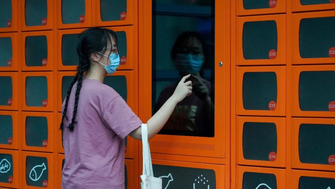 諄勤工業(yè)平板電腦攜手外賣取餐柜，邁進(jìn)外賣新時代